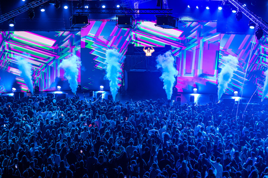Star-DJs Vize und Twocolors rocken die „SWR3 Halloween-Party“ im Europa-Park