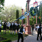 Traditionelles Maibaumstellen im Europa-Park